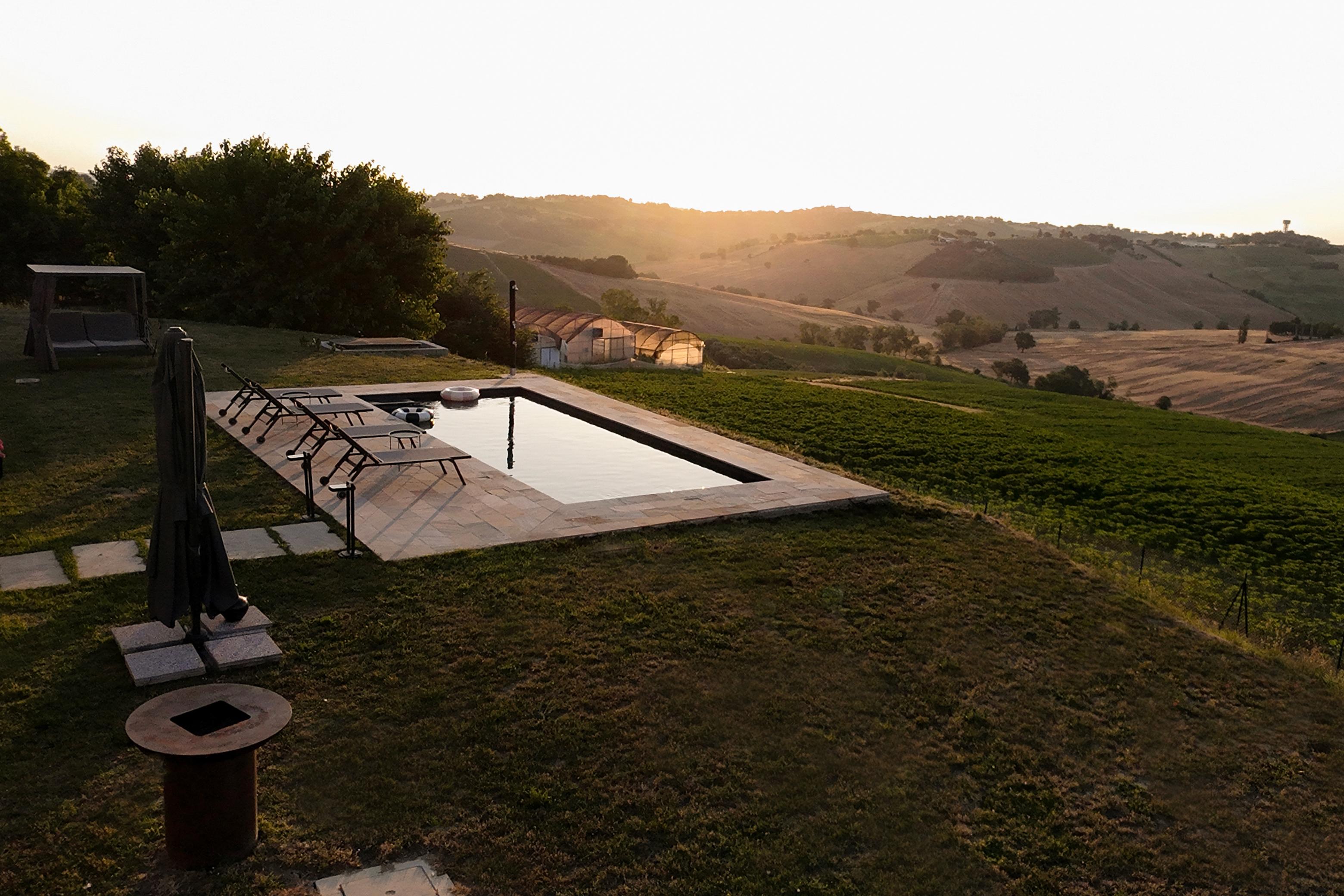 Zona living e cucina di Casa Raggia.